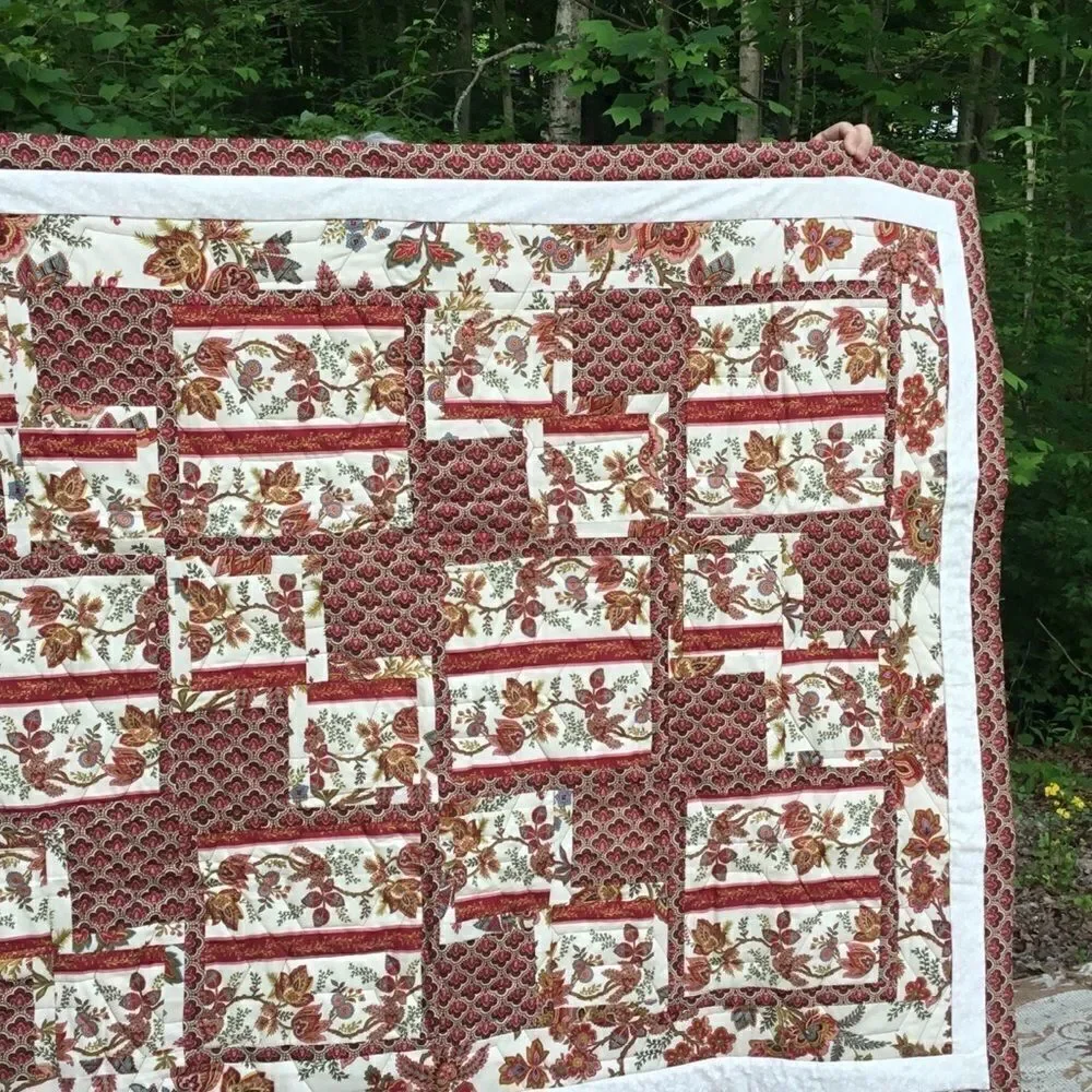 NWT Hand Crafted Elizabethan Tulip Print Quilt